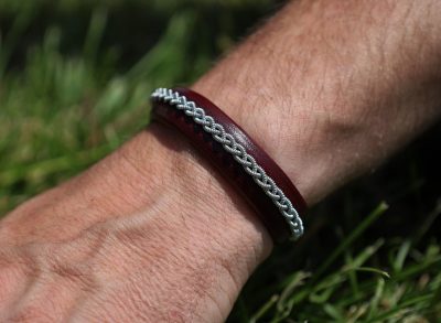 bracelet viking agalas, sami, acajou, cuir végétal, étain, l'âge du cuir, maroquinerie artisanale, dordogne, france
