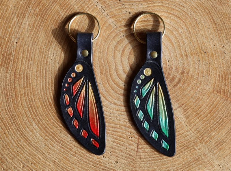 porte-clefs aile de papillon, cuir végétal, l'âge du cuir, maroquinerie artisanale, dordogne, france