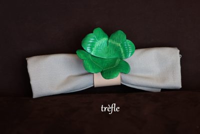 rond de serviette, fleur, trèfle, cuir, cuir à tannage végétal, artisanat, l'Âge du Cuir, France