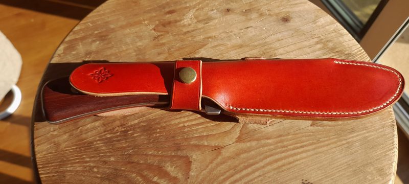 étui en cuir pour couteau décathlon, cuir végétal, l'âge du cuir, maroquinerie artisanale, dordogne, france
