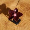 bague fleur étoilée acajou, cuir végétal, l'âge du cuir, maroquinerie artisanale, dordogne, france