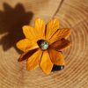 bague grande fleur marron clair, cuir végétal, l'âge du cuir, maroquinerie artisanale, dordogne, france