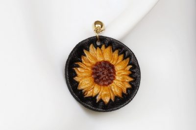 boucle d oreille fleur tournesol noir, tannage végétal, l'âge du cuir, maroquinerie artisanale éthique et responsable, dordogne, france