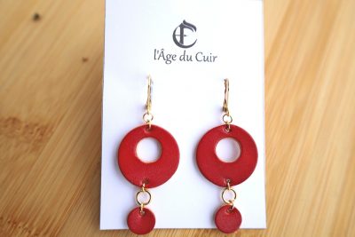 boucles d'oreilles 2 ronds rouges, cuir végétal, l'âge du cuir, maroquinerie artisanale, dordogne, france