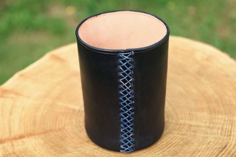 pot à crayons cuir martin pêcheur, cuir végétal, l'âge du cuir, maroquinerie artisanale, dordogne, france