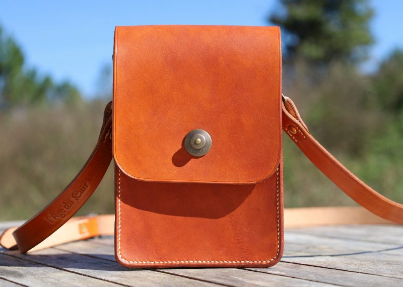 sacoche, cuir végétal, l'âge du cuir, maroquinerie artisanale, dordogne, france