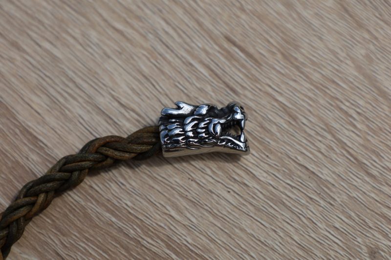 bracelet dragon vert, cuir végétal, l'âge du cuir, maroquinerie artisanale, dordogne, france
