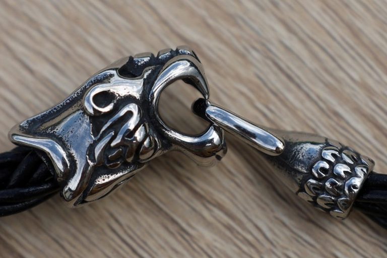 bracelet tigre, cuir végétal, l'âge du cuir, maroquinerie artisanale, dordogne, france