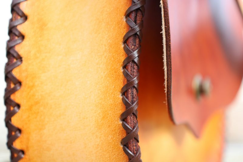 sac à main bandoulière médiéval, cuir végétal, l'âge du cuir, maroquinerie artisanale, dordogne, france