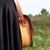 sac à main bandoulière médiéval, cuir végétal, l'âge du cuir, maroquinerie artisanale, dordogne, france