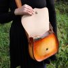sac à main bandoulière médiéval, cuir végétal, l'âge du cuir, maroquinerie artisanale, dordogne, france