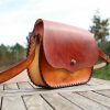 sac à main bandoulière médiéval, cuir végétal, l'âge du cuir, maroquinerie artisanale, dordogne, france