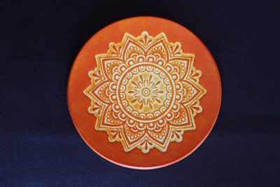 sous verre mandala orange, cuir végétal, l'âge du cuir, maroquinerie artisanale, Dordogne, France
