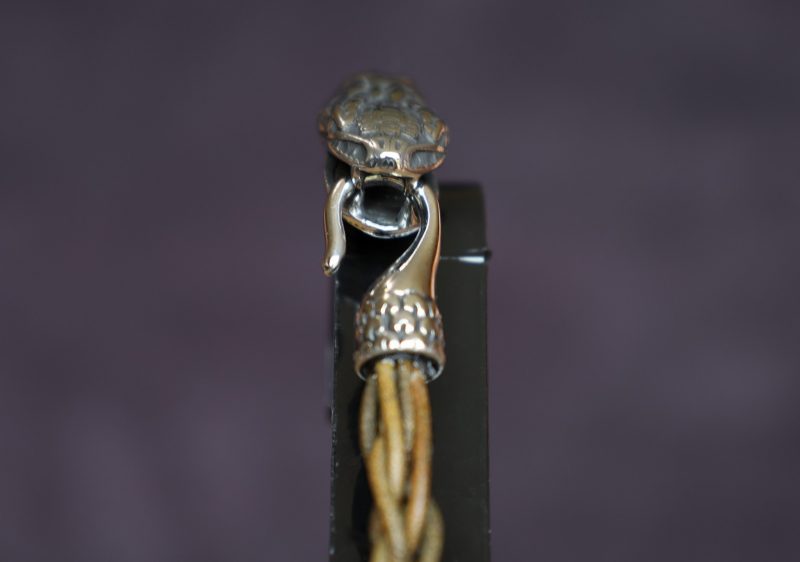 bracelet homme cuir tressé serpent, cuir végétal, l'âge du cuir, maroquinerie artisanale, Dordogne, France