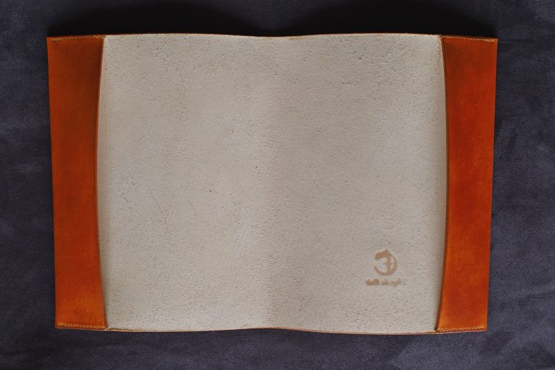 couvre livre protège livre, cuir,protege cahier cuir, cuir végétal, l'âge du cuir, maroquinerie artisanale, Dordogne, France