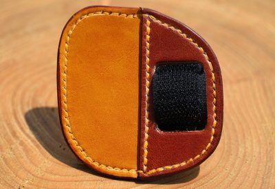 palette archer, cuir de vache pleine fleur à tannage végétal, l'âge du cuir, maroquinerie artisanale, Dordogne, France