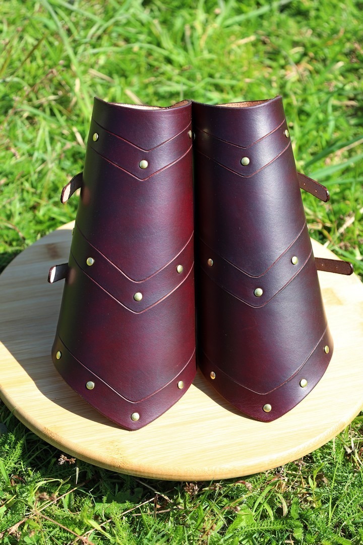 brassard cuir, cuir à tannage végétal, peau éthique, l'âge du cuir, maroquinerie artisanale et responsable, Dordogne, France