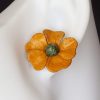 boucle d oreille fleur jaune coeur vert, l'âge du cuir, maroquinerie artisanale éthique et responsable, dordogne, france