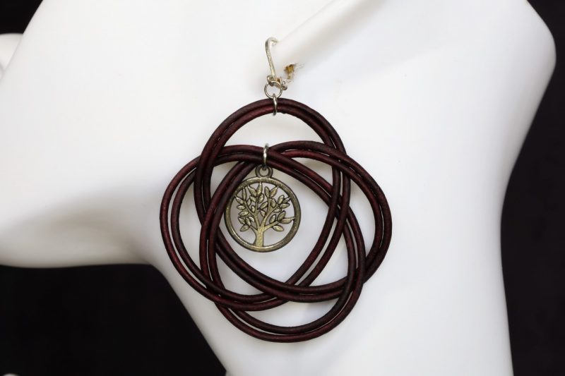 boucle d oreille arbre de vie noeud aubergine, l'âge du cuir, maroquinerie artisanale éthique et responsable, dordogne, france