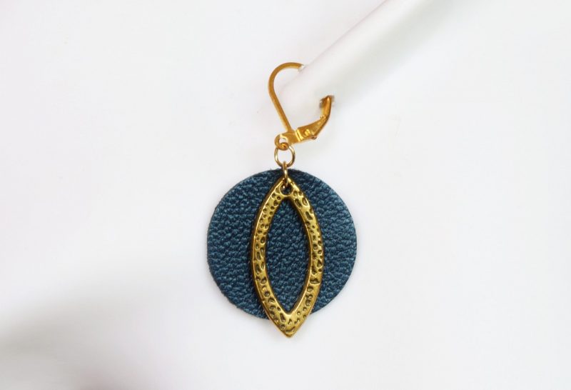 boucle d oreille bleu ronde femme, l'âge du cuir, maroquinerie artisanale éthique et responsable, dordogne, france