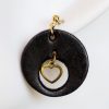 boucle d oreille coeur noir ronde, tannage végétal, l'âge du cuir, maroquinerie artisanale éthique et responsable, dordogne, france