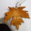 boucle d oreille feuille jaune grand format, , tannage végétal, l'âge du cuir, maroquinerie artisanale éthique et responsable, dordogne, france