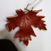 boucle d oreille feuille marron grand format, , tannage végétal, l'âge du cuir, maroquinerie artisanale éthique et responsable, dordogne, france