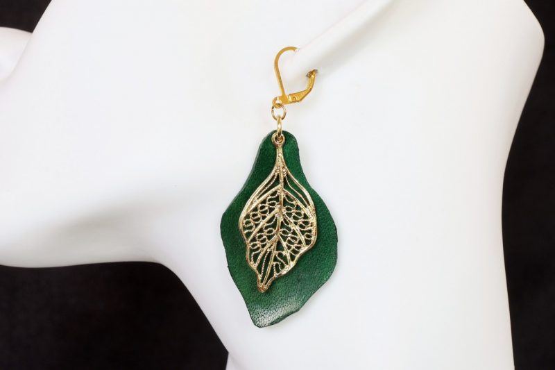 boucle d oreille feuille verte dentelle, tannage végétal, l'âge du cuir, maroquinerie artisanale éthique et responsable, dordogne, france