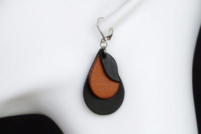boucle d oreille goutte noir marron, tannage végétal, l'âge du cuir, maroquinerie artisanale éthique et responsable, dordogne, france