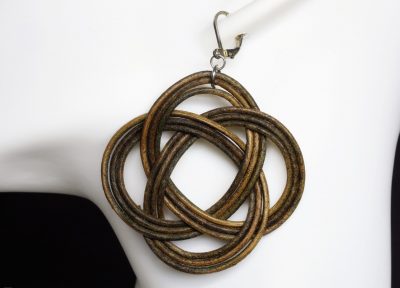 boucle d oreille nœud ronde vert 3 rangs grand format, tannage végétal, teintures naturelles, l'âge du cuir, maroquinerie artisanale éthique et responsable, dordogne, france
