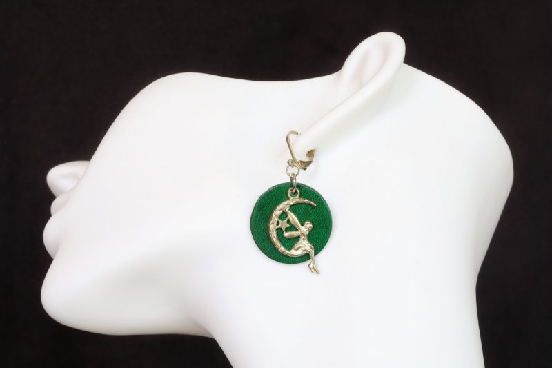 boucle d oreille ronde fée, tannage végétal, l'âge du cuir; maroquinerie artisanale éthique et responsable, dordogne, france