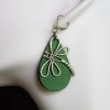boucle d'oreilles gouttes d'eau verte libellule, tannage végétal, l'âge du cuir, maroquinerie artisanale éthique et responsable, dordogne, france