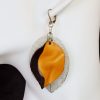 boucles d'oreilles pendantes feuille noir jaune, tannage végétal, l'âge du cuir, maroquinerie artisanale éthique et responsable, dordogne, france