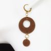 boucles d'oreilles pendantes ronde marron, tannage végétal, l'âge du cuir, maroquinerie artisanale éthique et responsable, dordogne, france