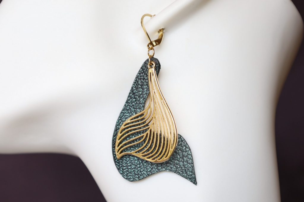 boucles d'oreilles pendantes, l'âge du cuir, maroquinerie artisanale éthique et responsable, Dordogne, France