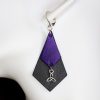 boucles d'oreilles pendantes violet noir triskel, tannage végétal, l'âge du cuir, maroquinerie artisanale éthique et responsable, Dordogne, France