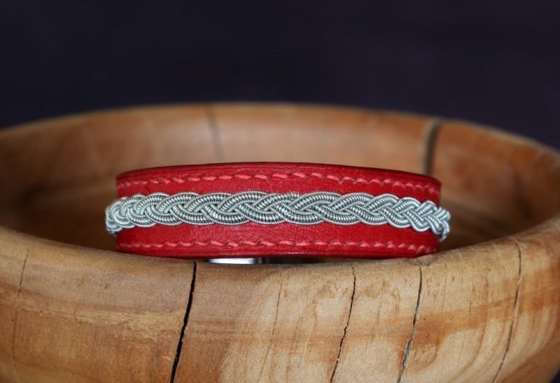 bracelet femme cuir, viking, sami, tannage végétal, rouge et argent, maroquinerie artisanale éthique et responsable, dordogne, france