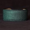 manchette bracelet cuir femme, tannage végétal, chèvre, vert lagon, maroquinerie artisanale éthique et responsable, Dordogne, France