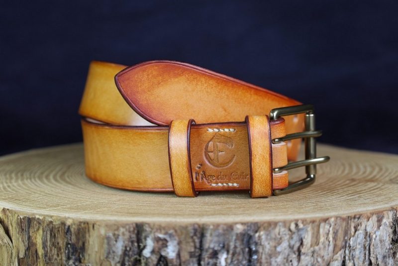 ceinture double ardillon haut de gamme cousue main, homme, femme, qualité, personnalisée, tannage végétal, l'âge du cuir; maroquinerie artisanale éthique et responsable, dordogne, france