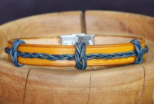 bracelet viking jaune bleu 3 perles tressées Haflogi, tannage végétal, l'âge du cuir, maroquinerie artisanale éthique et responsable, Dordogne, France
