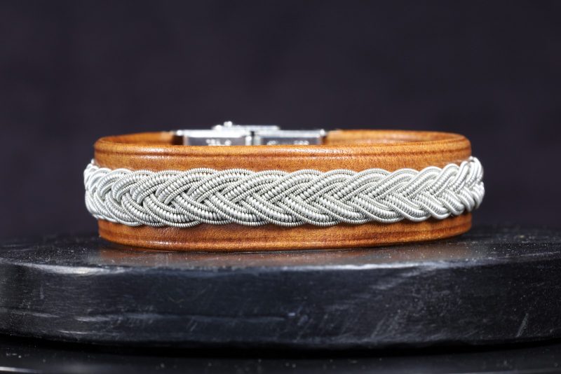 bracelet viking Mannu, sami, cuir végétal, étain, l'âge du cuir, maroquinerie artisanale éthique et responsable, dordogne, france