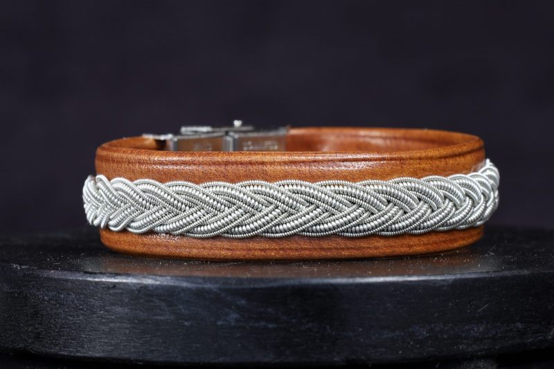 bracelet viking Mannu, sami, cuir végétal, étain, l'âge du cuir, maroquinerie artisanale éthique et responsable, dordogne, france