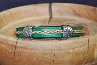 bracelet viking homme femme tressé Jorgron, tannage végétal, l'âge du cuir, maroquinerie artisanale éthique et responsable, Dordogne, France