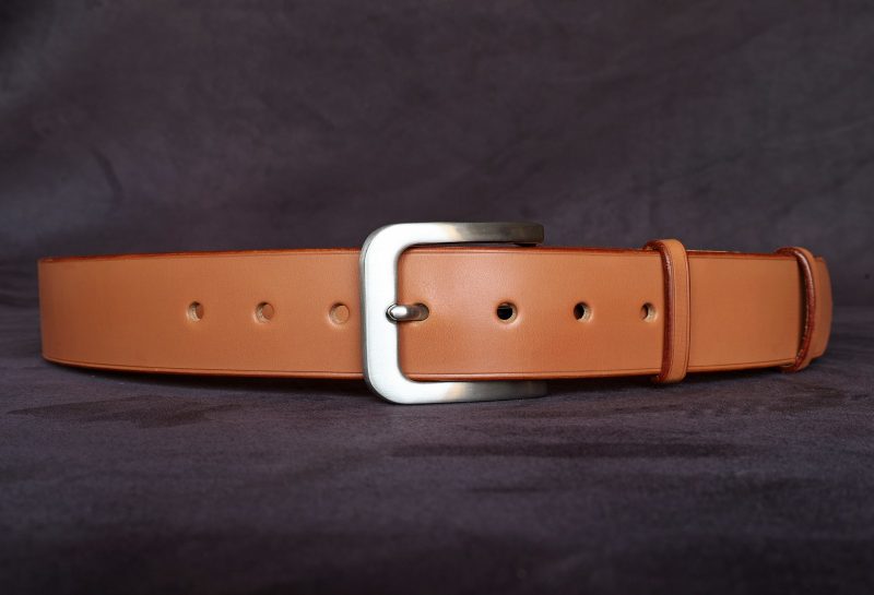 ceinture homme Braxus 40O noisette, tannage végétal, l'âge du cuir, maroquinerie artisanale éthique et responsable, Dordogne, France