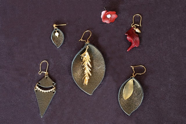 boucle d oreille feuille, tannage végétal, l'Âge du Cuir, maroquinerie éthique et responsable, Dordogne, France