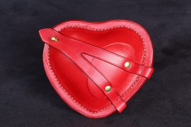 porte-monnaie coeur rouge, l'âge du cuir, maroquinerie artisanale éthique et responsable, dordogne, france