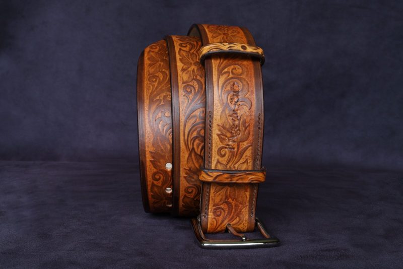 ceinture fleurs marron, tannage végétal, l'Âge du Cuir, maroquinerie artisanale éthique et responsable, Dordogne, France