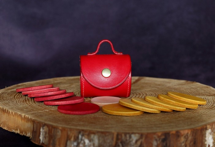 jeu de palet d'intérieur , tannage végétal, l'Âge du Cuir, maroquinerie artisanale éthique et responsable, Dordogne, France