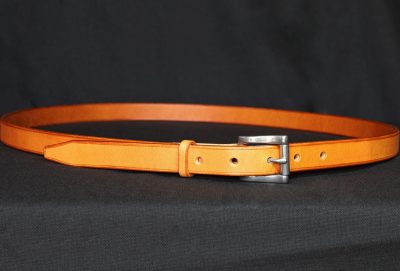 fine ceinture kyria, cognac, tannage végétal, l'Âge du Cuir, maroquinerie artisanale éthique et responsable, Dordogne, France