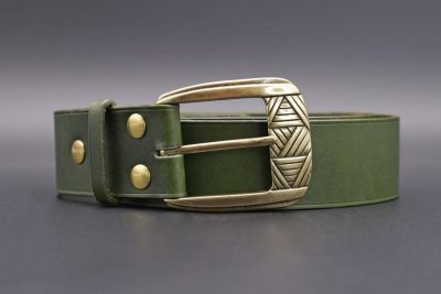ceinture verte femme Nexa, tannage végétal, l'Âge du Cuir, maroquinerie artisanale éthique et responsable, fabrication française, Dordogne